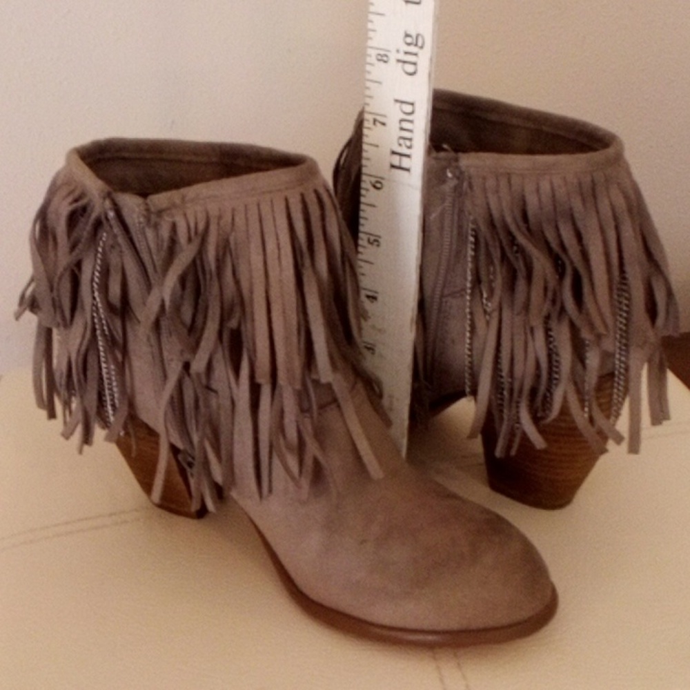 Fringe Ankle Boots - Gray with silver chain details unique - Picture 8 of 11